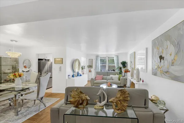$389,000 | 3512 Oxford Avenue, Unit 1C | Central Riverdale