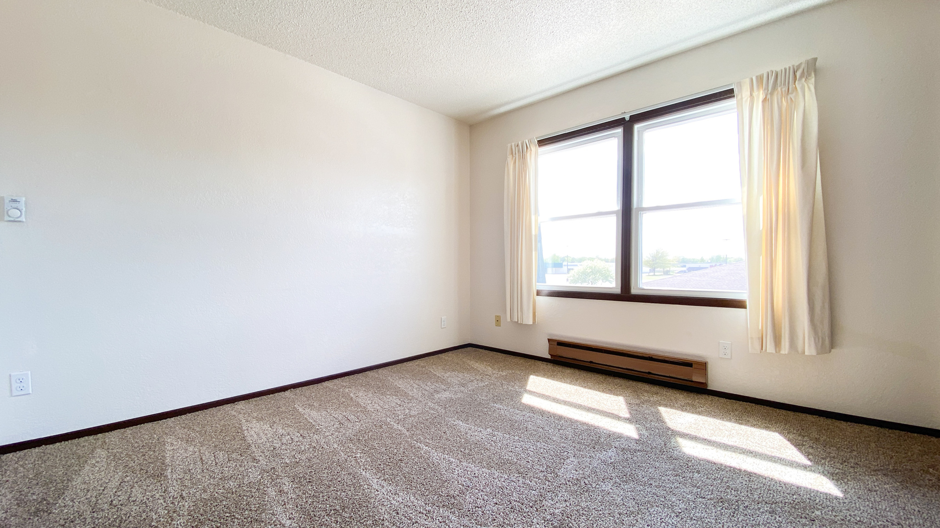 2 Michael Street, Unit 1 Streator, IL 61364 - Photo 4 of 8 an empty room with a window