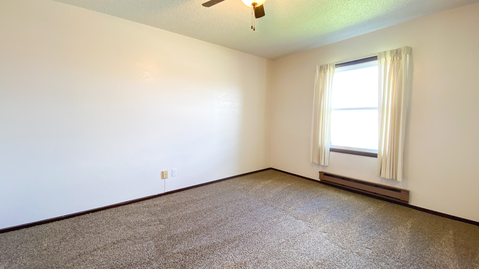 2 Michael Street, Unit 1 Streator, IL 61364 - Photo 5 of 8 an empty room with a window