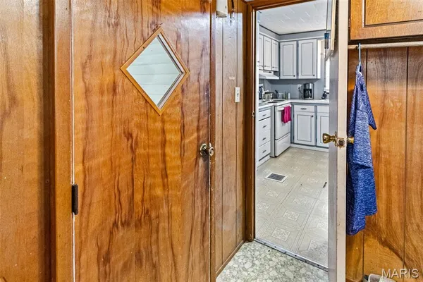 $65,000 | 798 Broadway, Kampsville, IL 62053