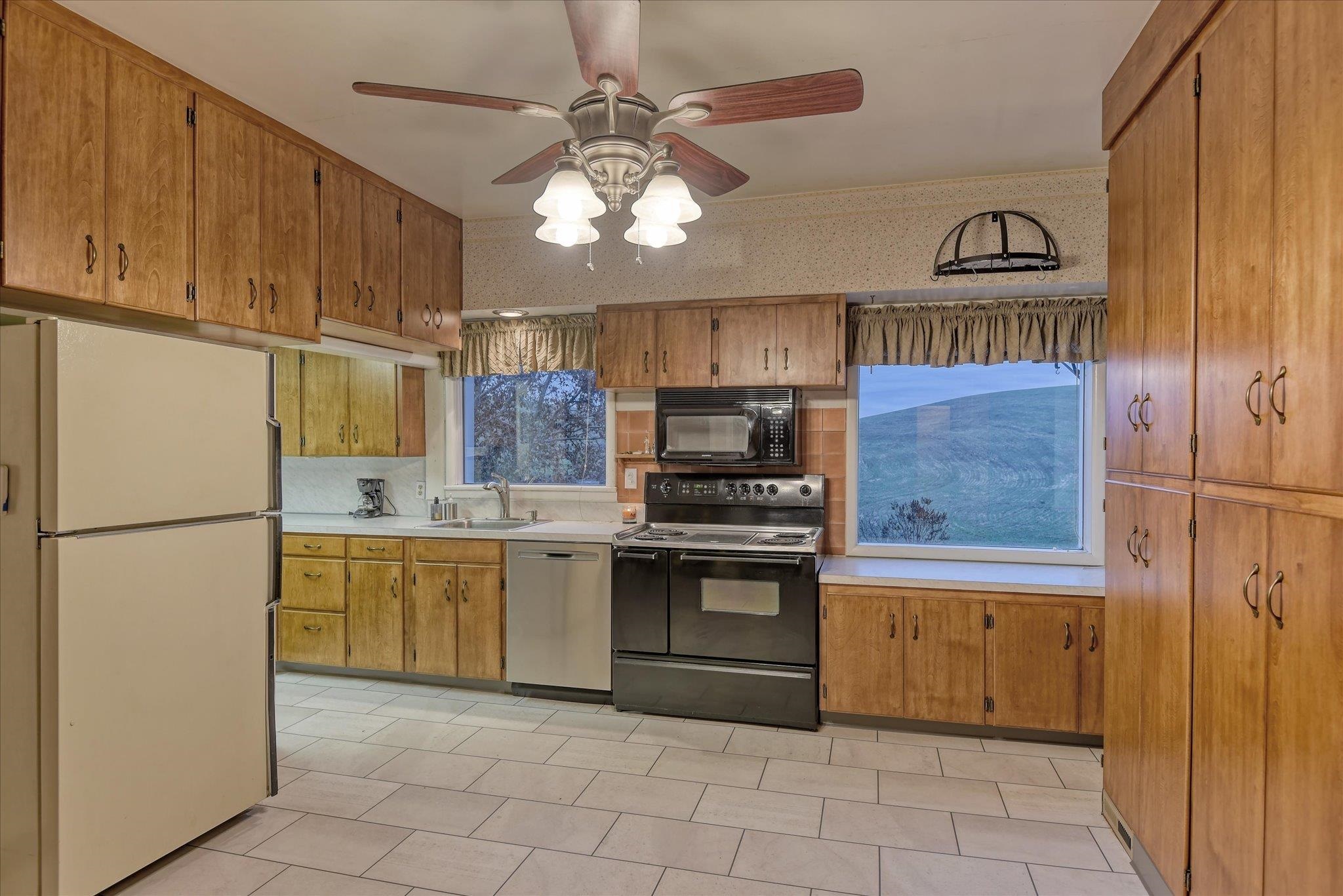 14901 Lancaster Road Endicott, WA 99125 - Photo 12 of 45
