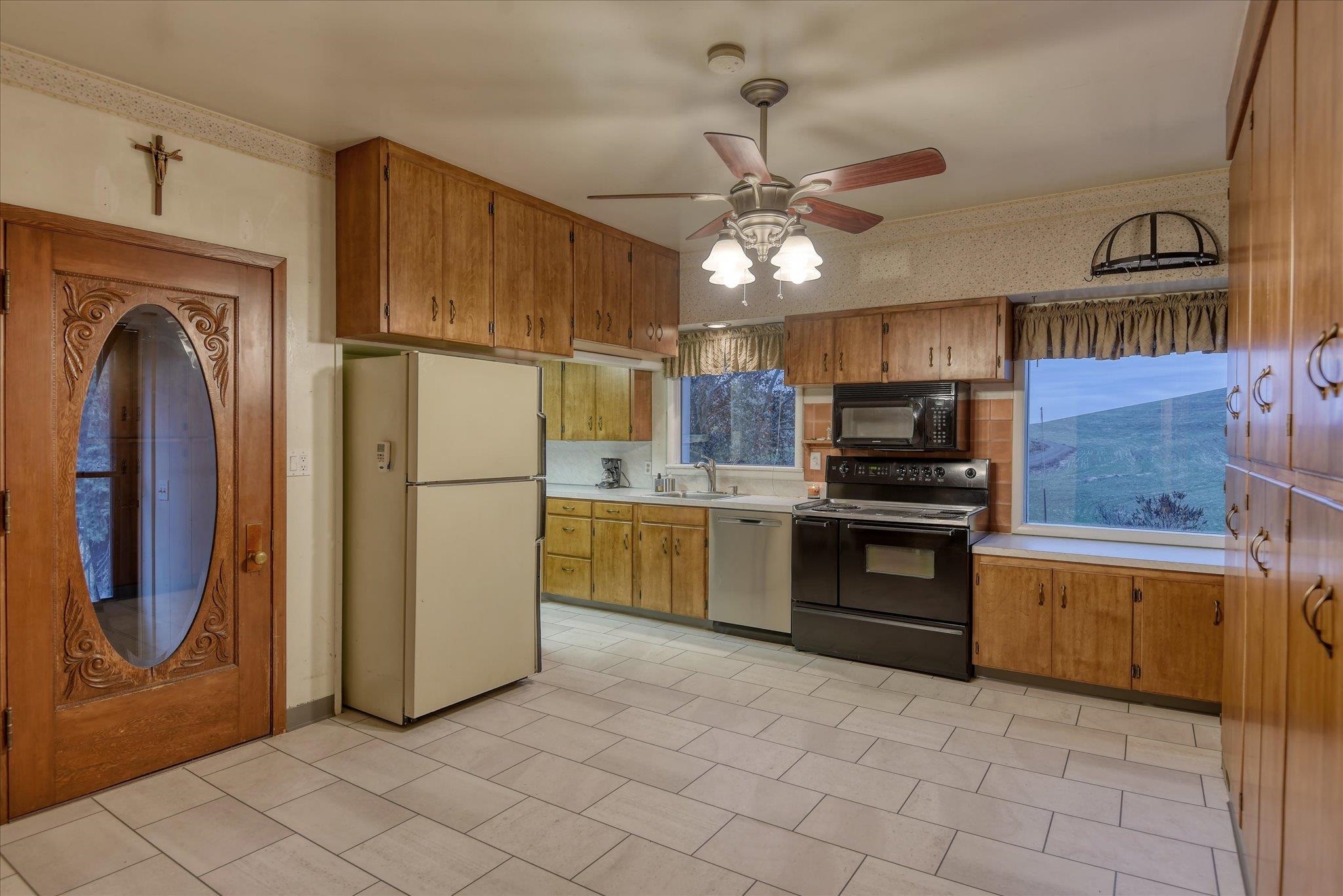14901 Lancaster Road Endicott, WA 99125 - Photo 13 of 45