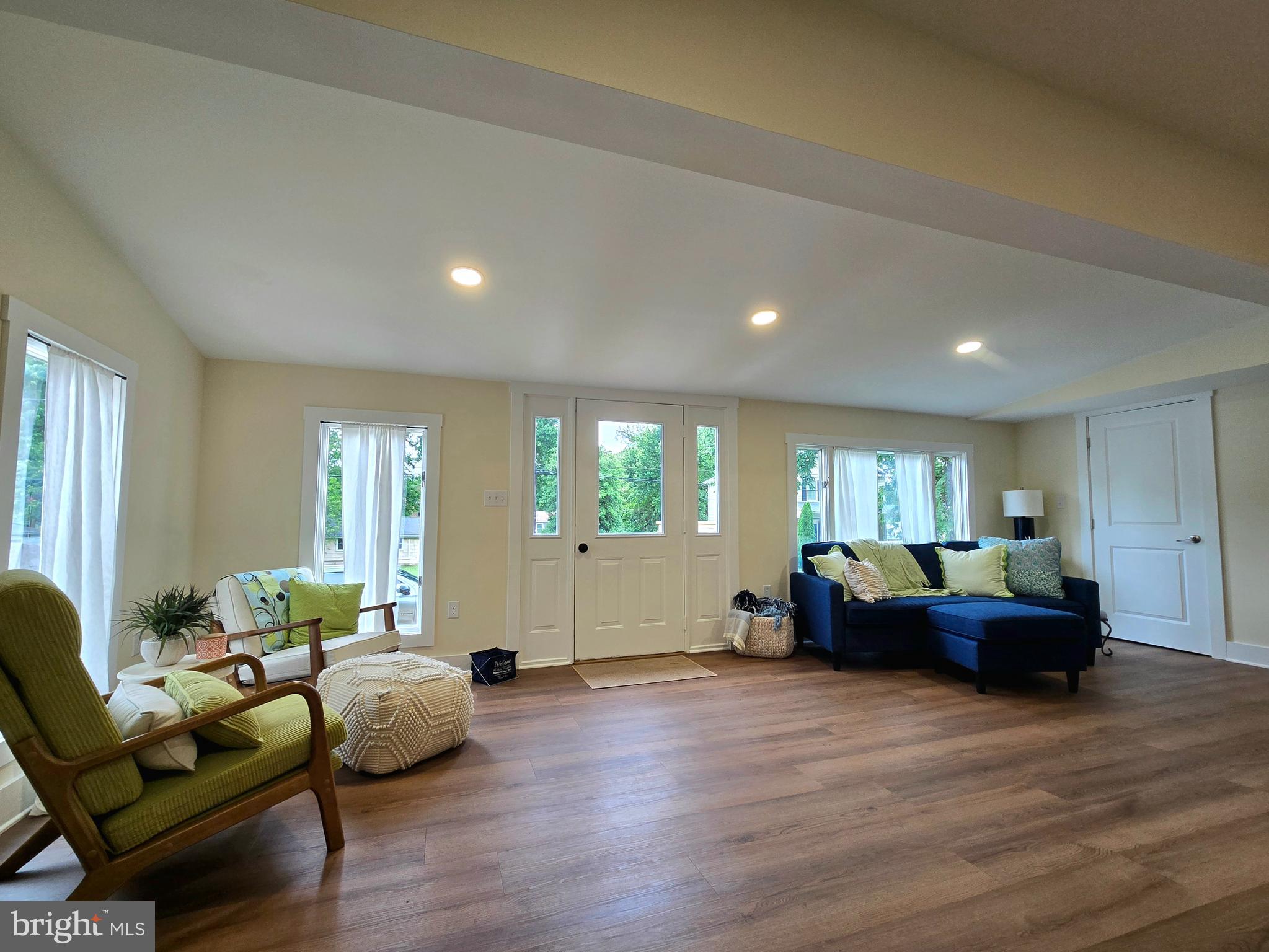 261 Arundel Road Pasadena, MD 21122 - Photo 3 of 24