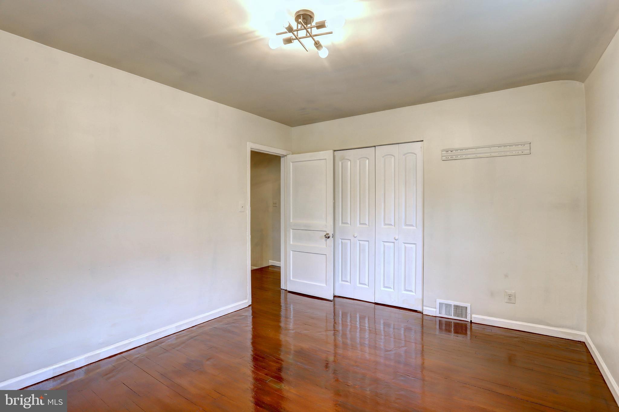 1550 Pentwood Road Baltimore, MD 21239 - Photo 14 of 29