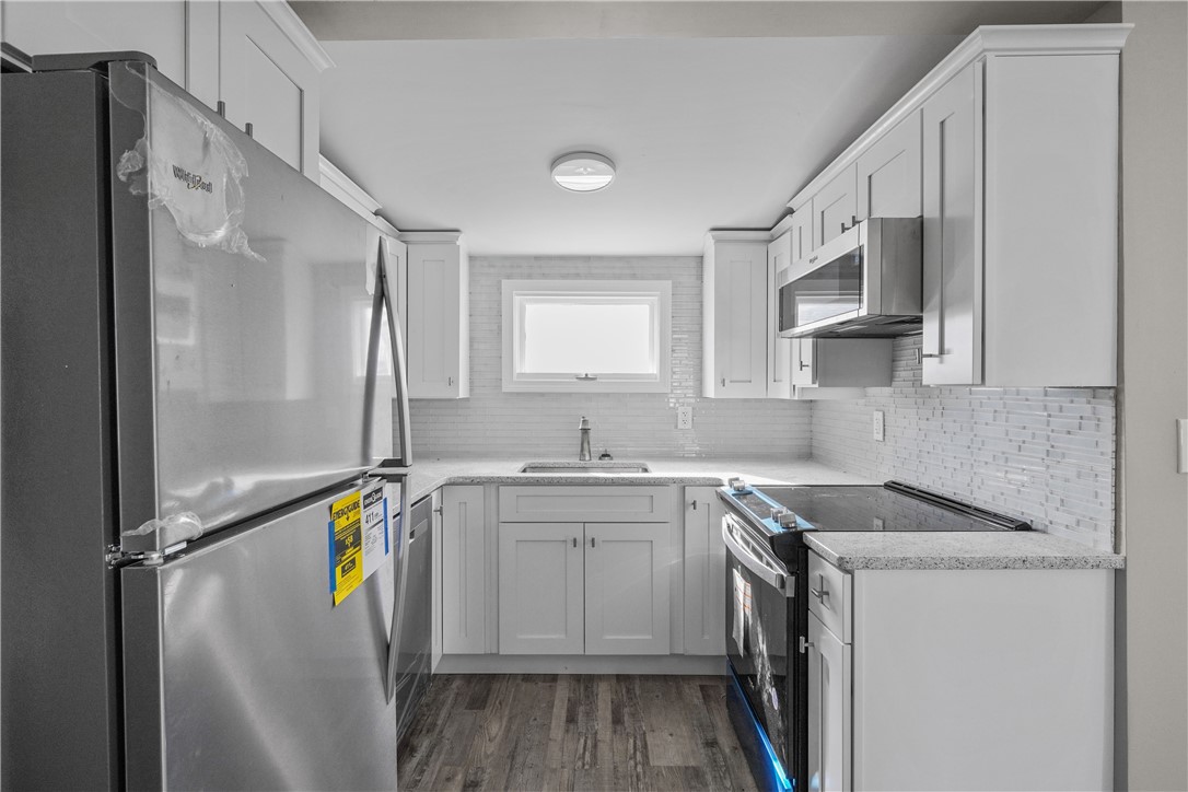 12 Wade Street Warwick, RI 02889 - Photo 2 of 20