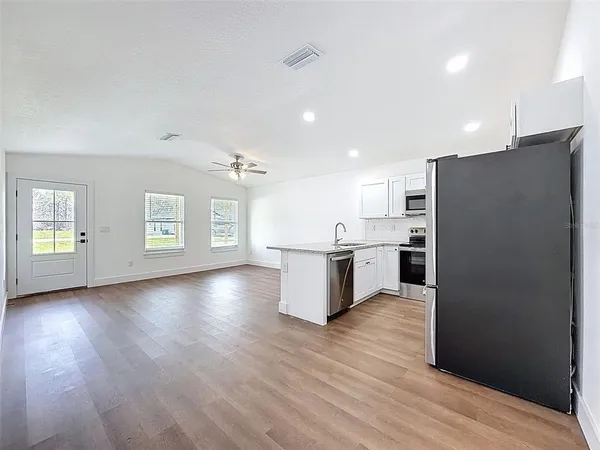 $255,500 | 10370 Golden Avenue, Weeki Wachee, FL 34613
