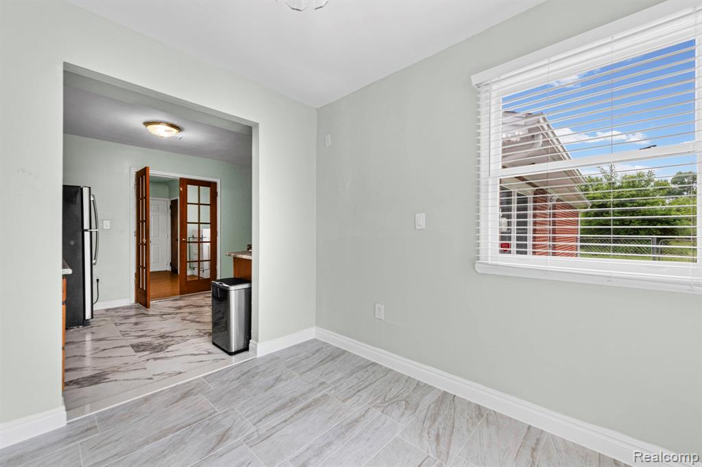 4165 Crooks Road Troy, MI 48098 - Photo 15 of 27