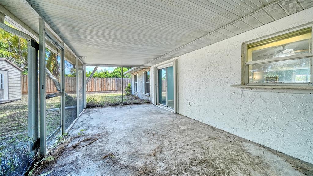 1546 Georgetowne Lane Sarasota, FL 34232 - Photo 20 of 36