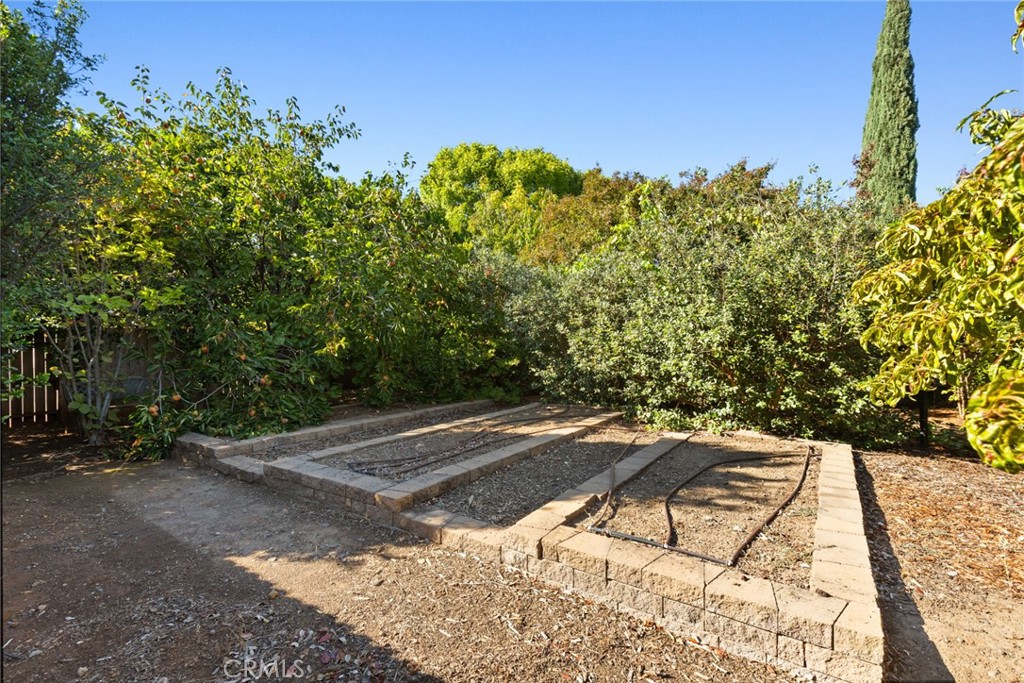 38 Lacewing Court Chico, CA 95973 - Photo 34 of 46 a view of a backyard