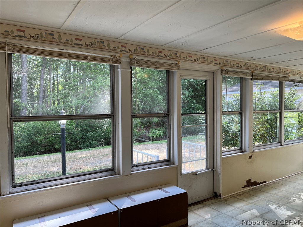 2138 Bethel Beach Road Onemo, VA 23130 - Photo 23 of 39 Nice Afternoon Light - Lots of Windows