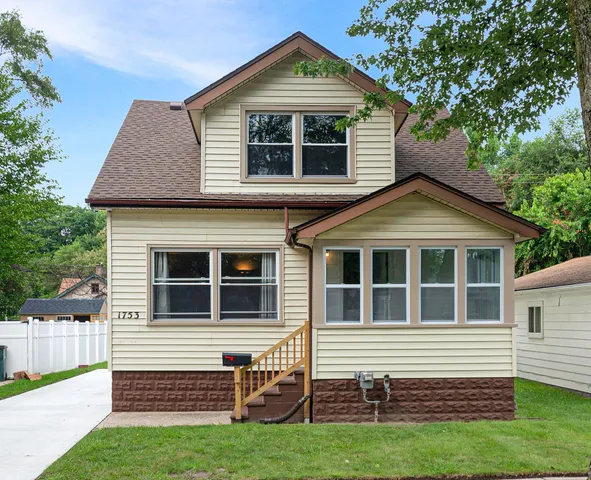 $2,100 | 1753 College Street, Ferndale, MI 48220
