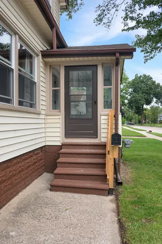 $2,100 | 1753 College Street, Ferndale, MI 48220