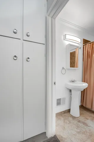 $2,100 | 1753 College Street, Ferndale, MI 48220