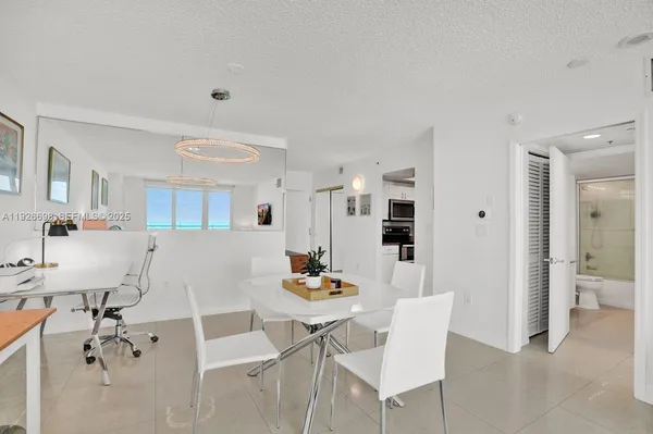 $899,000 | 90 Alton Road, Unit 2907, Miami Beach, FL 33139