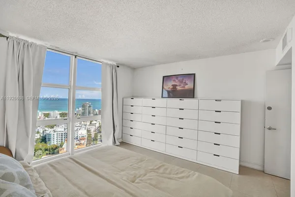 $899,000 | 90 Alton Road, Unit 2907, Miami Beach, FL 33139