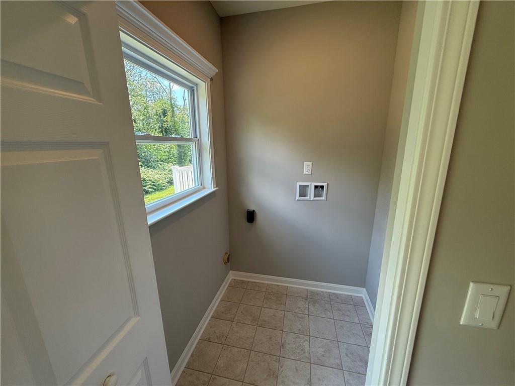 173 Lockheed Drive Coraopolis, PA 15108 - Photo 7 of 23