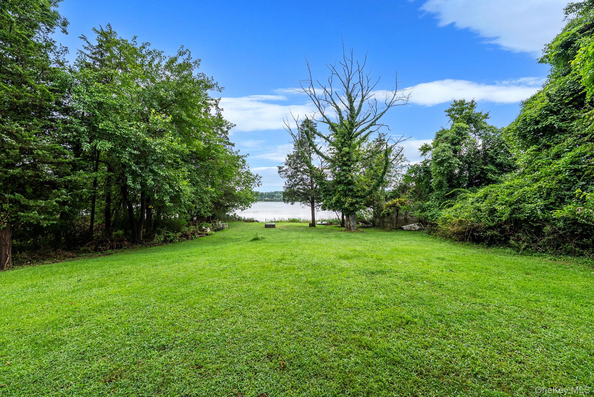 59 Dyke Road Setauket, NY 11733 - Photo 9 of 23 Gallery Image 9