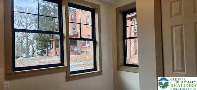 $285,000 | 425 Pine Street, Unit REAR, Catasauqua, PA 18032