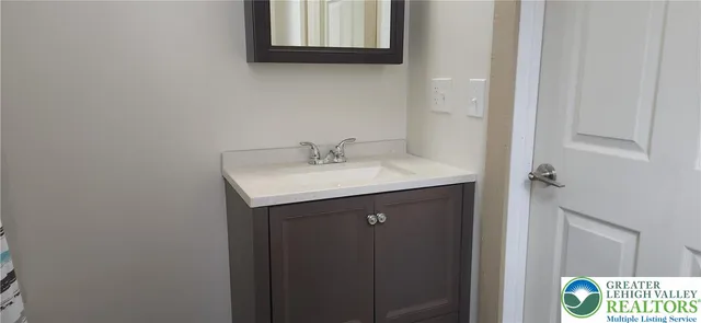 $285,000 | 425 Pine Street, Unit REAR, Catasauqua, PA 18032