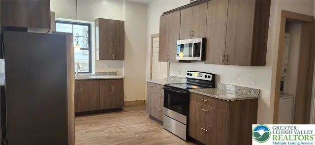 $285,000 | 425 Pine Street, Unit REAR, Catasauqua, PA 18032