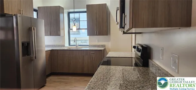 $285,000 | 425 Pine Street, Unit REAR, Catasauqua, PA 18032