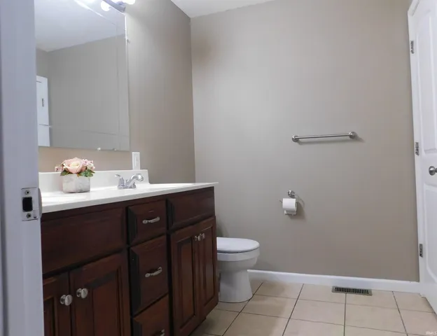 $209,900 | 1406 Hillcrest Road, Bedford, IN 47421