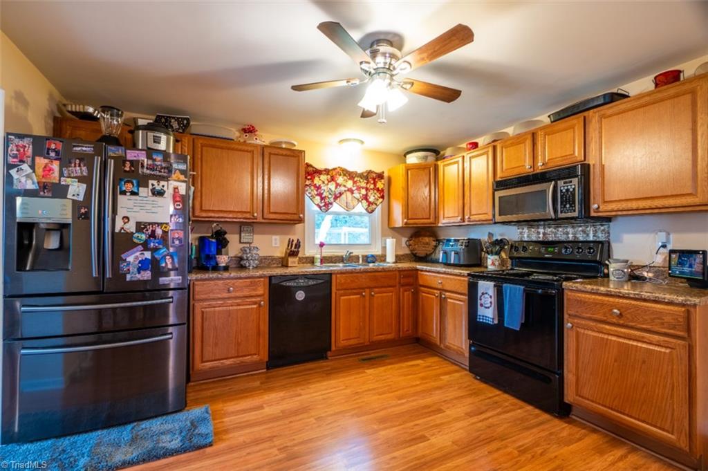 673 Deadmon Road Mocksville, NC 27028 - Photo 12 of 33 Gallery Image 12