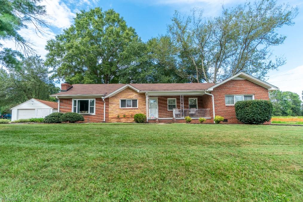 673 Deadmon Road Mocksville, NC 27028 - Photo 2 of 33 Gallery Image 2