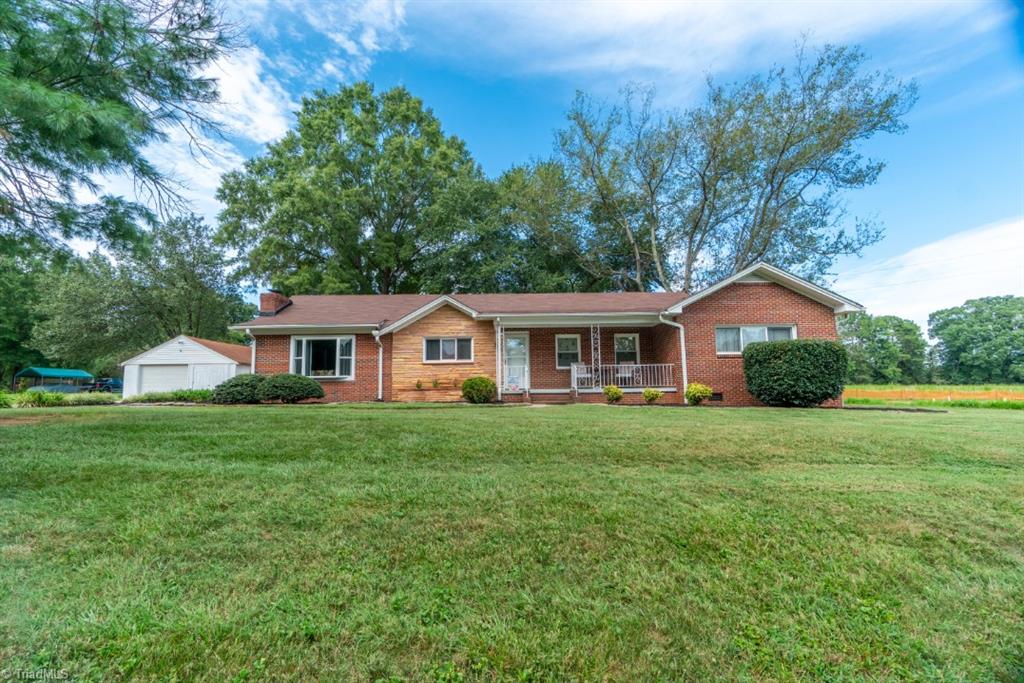 673 Deadmon Road Mocksville, NC 27028 - Photo 3 of 33 Gallery Image 3