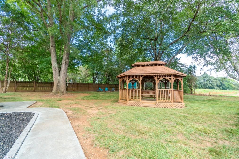 673 Deadmon Road Mocksville, NC 27028 - Photo 5 of 33 Gallery Image 5