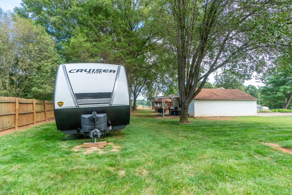 673 Deadmon Road Mocksville, NC 27028 - Photo 7 of 33 Gallery Image 7