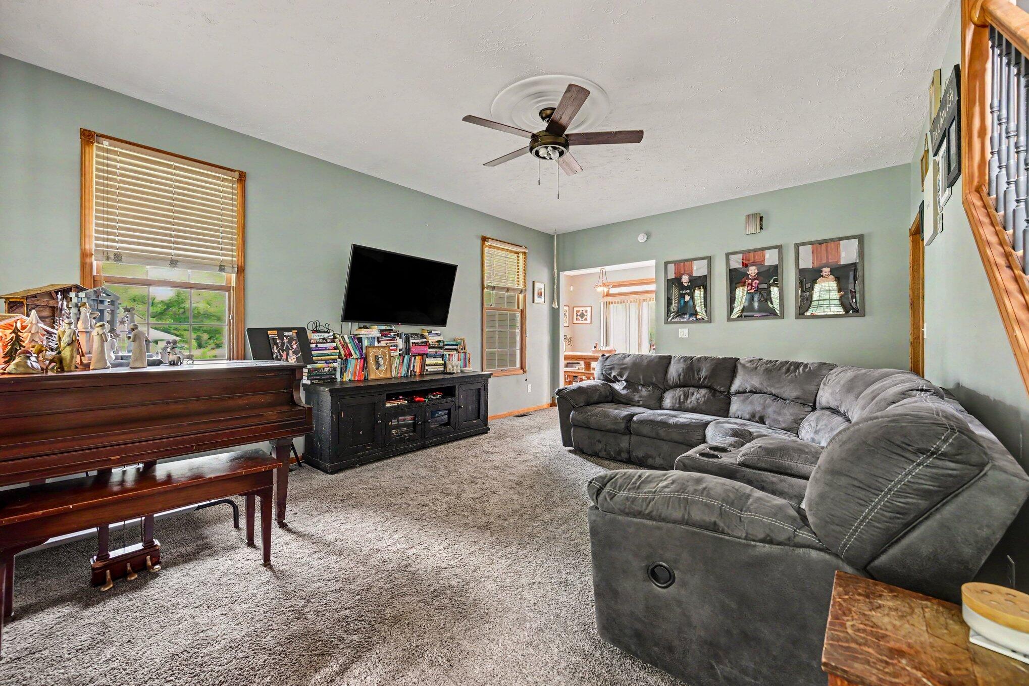 15757 Oakshore Drive Three Rivers, MI 49093 - Photo 8 of 26 004_file_7082