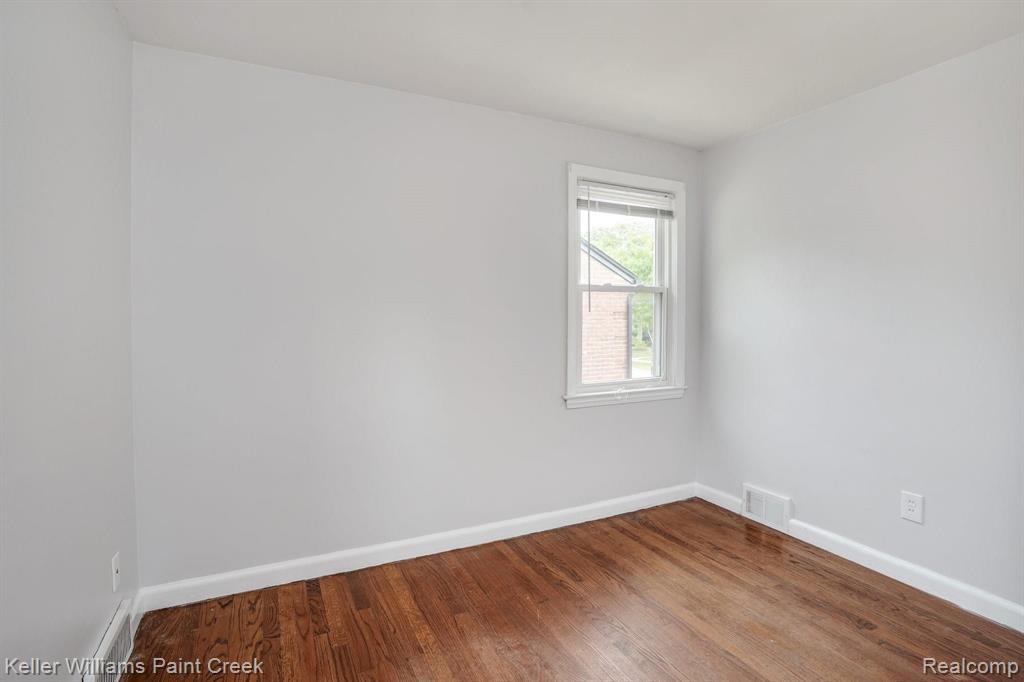 1218 Hampton Road Grosse Pointe, MI 48236 - Photo 16 of 24