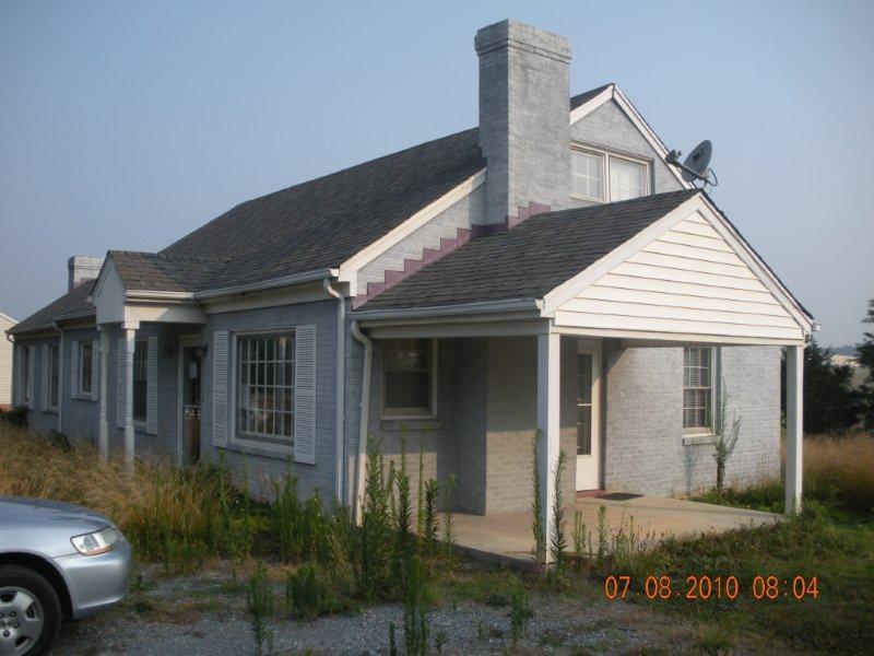 1039 Alum Springs Road Forest, VA 24551 - Photo 5 of 5 Right Side of Home