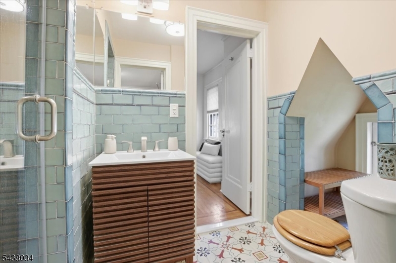 18 Burroughs Way Maplewood, NJ 07040 - Photo 17 of 42