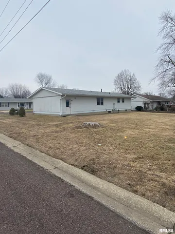 $159,900 | 413 Columbian Drive, South Jacksonville, IL 62650