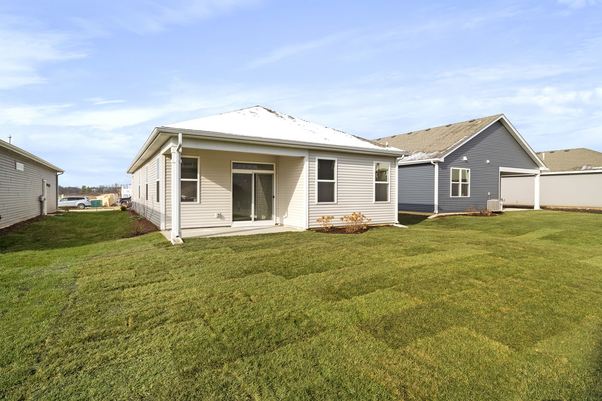 956 Eineke Boulevard Algonquin, IL 60102 - Photo 13 of 21 a view of a house with a yard