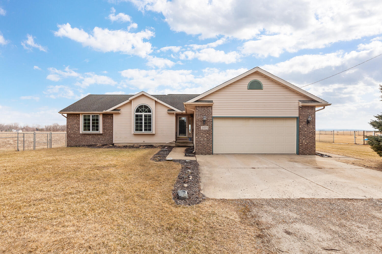 2455 W Cadmus Rd - 1030