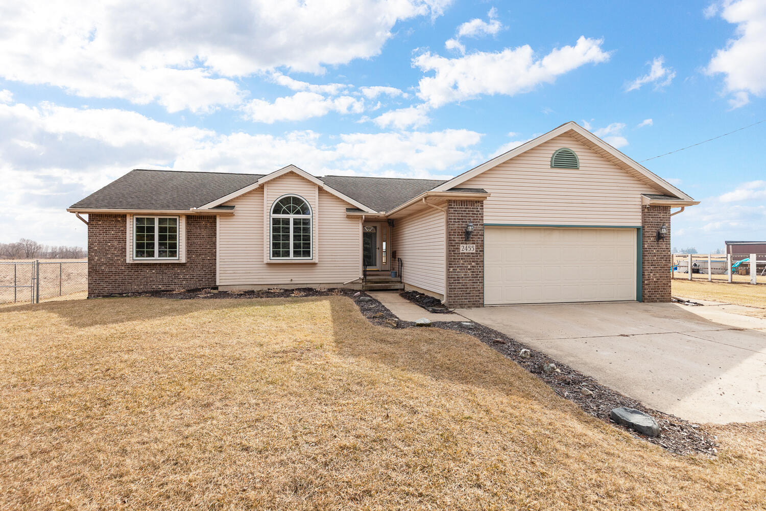 2455 West Cadmus Road Adrian, MI 49221 - Photo 3 of 42 2455 W Cadmus Rd - 1032