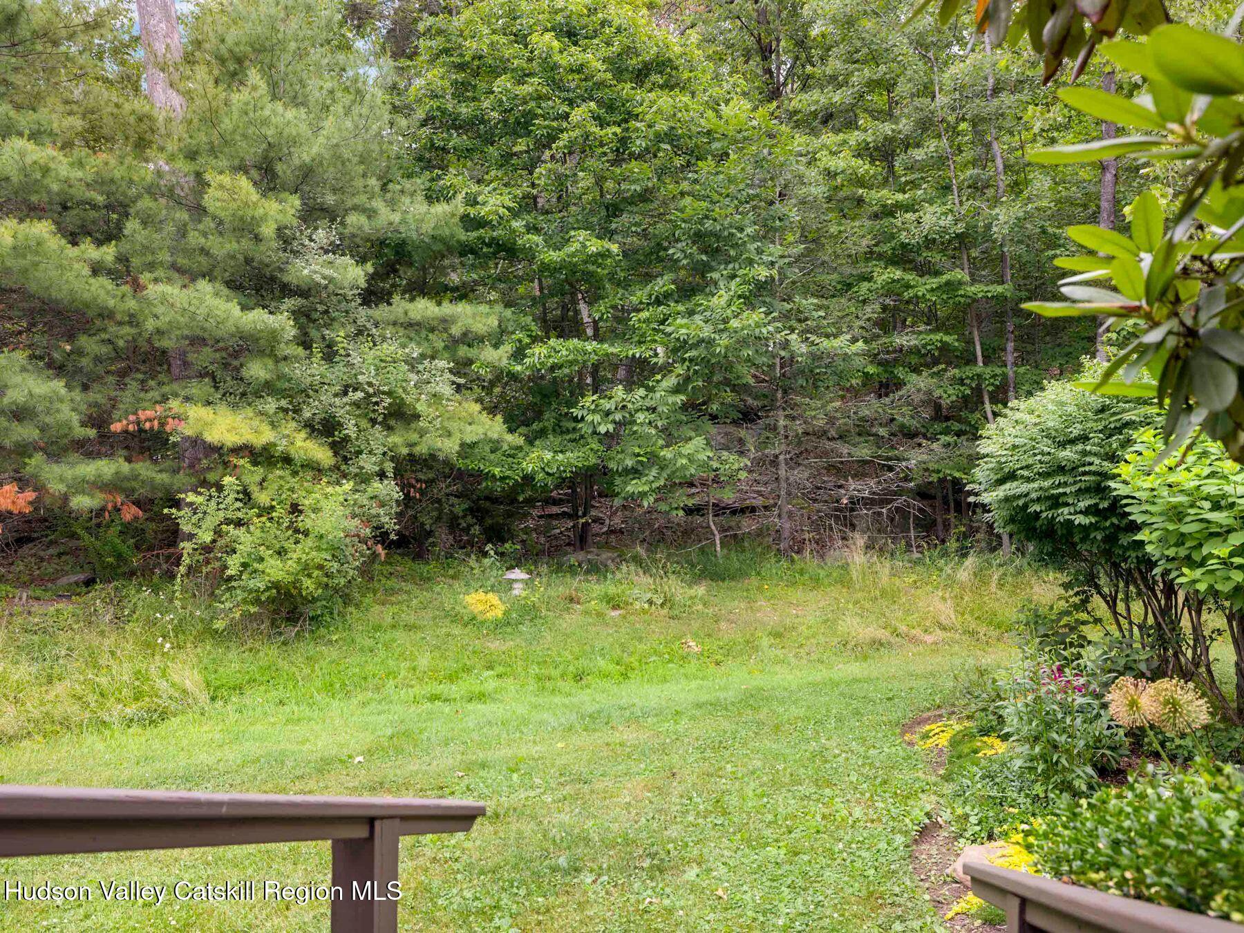 17 Knolls Court Woodstock, NY 12498 - Photo 38 of 44 photo_online_015