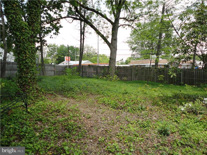7558 Ridge Avenue Philadelphia, PA 19128 - Photo 19 of 25 Front Yard