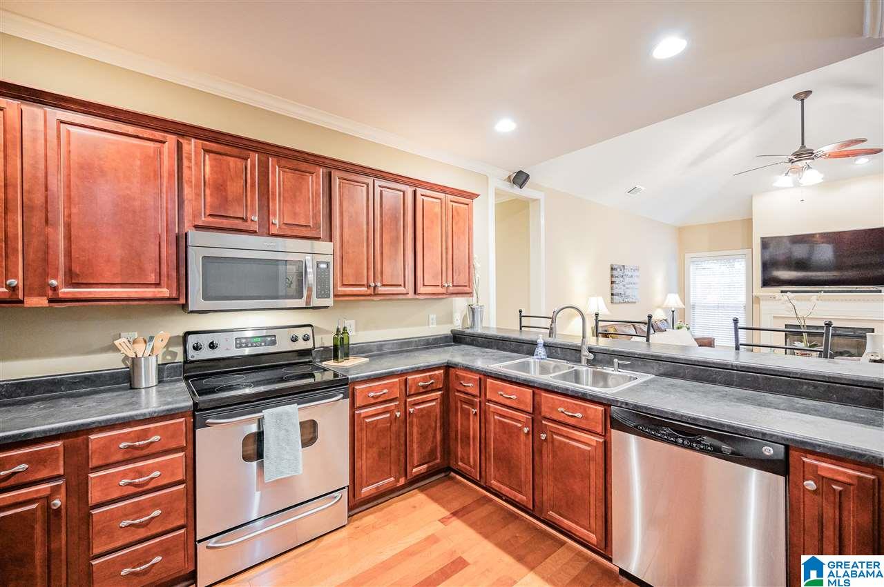 1132 Weybridge Road Pelham, AL 35124 - Photo 5 of 38