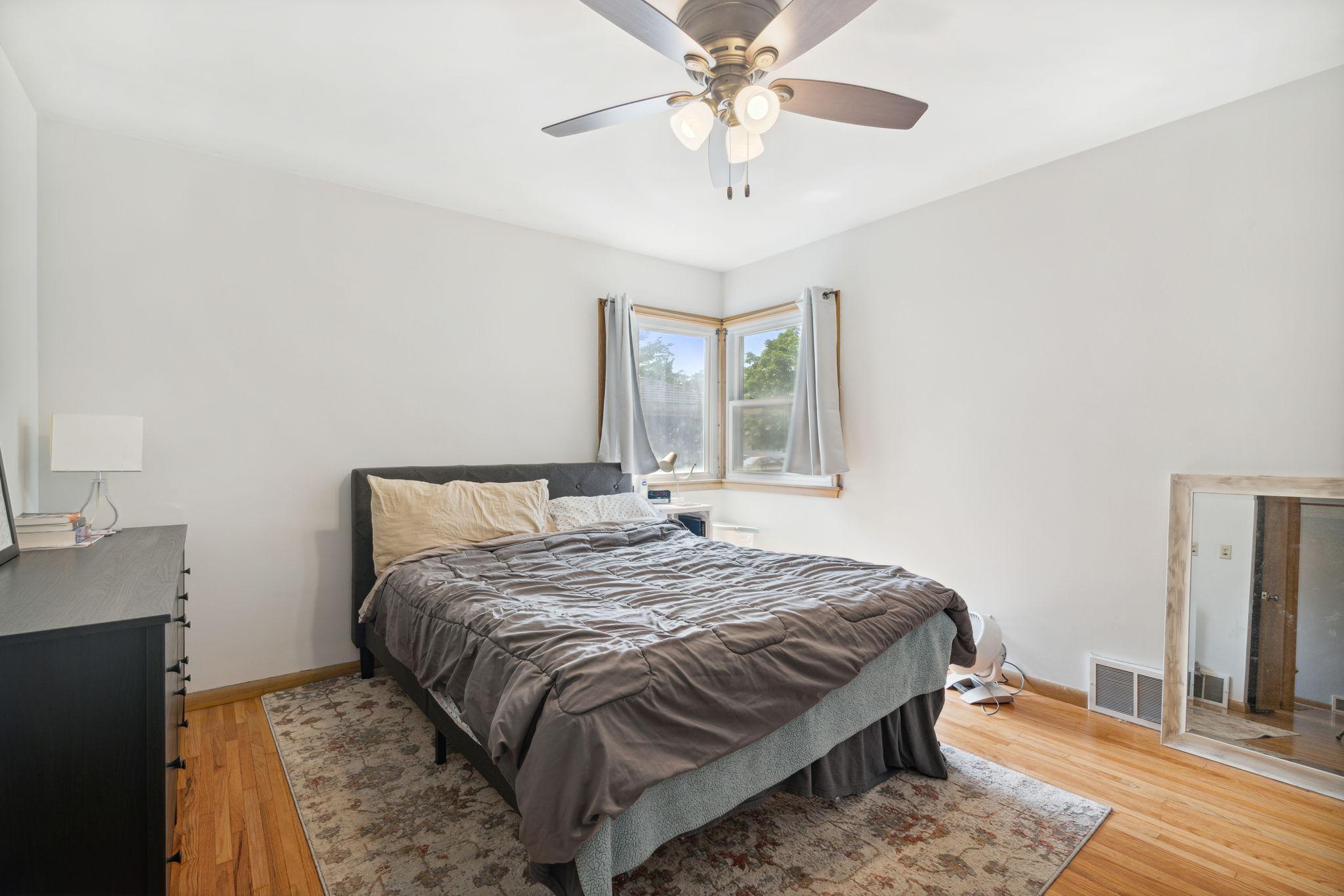 6819 Eliot View Road Minneapolis, MN 55426 - Photo 12 of 19 Gallery Image 12