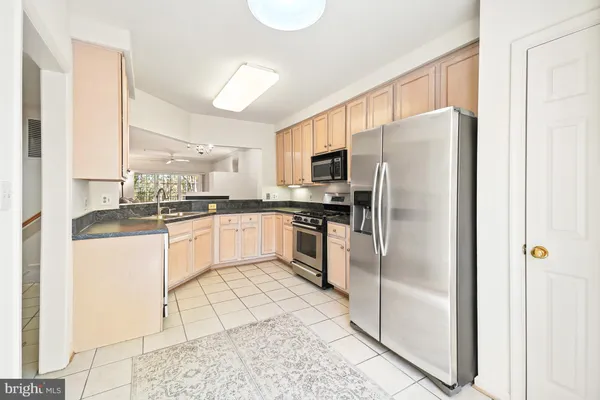 $595,000 | 8856 Ashgrove House Lane, Unit 102, Vienna, VA 22182