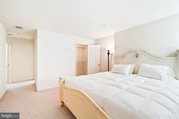 $595,000 | 8856 Ashgrove House Lane, Unit 102, Vienna, VA 22182