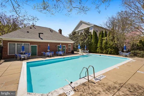$595,000 | 8856 Ashgrove House Lane, Unit 102, Vienna, VA 22182