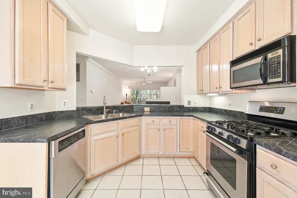 $595,000 | 8856 Ashgrove House Lane, Unit 102, Vienna, VA 22182