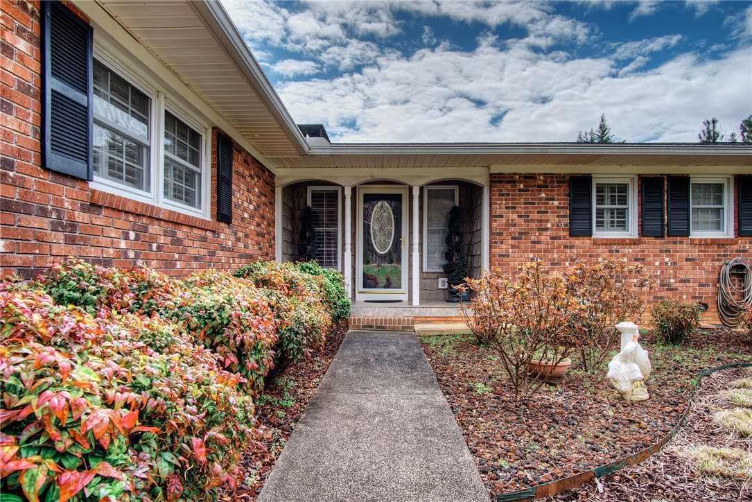 320 Mountain Springs Road West Union, SC 29696 - Photo 3 of 50 Gallery Image 3