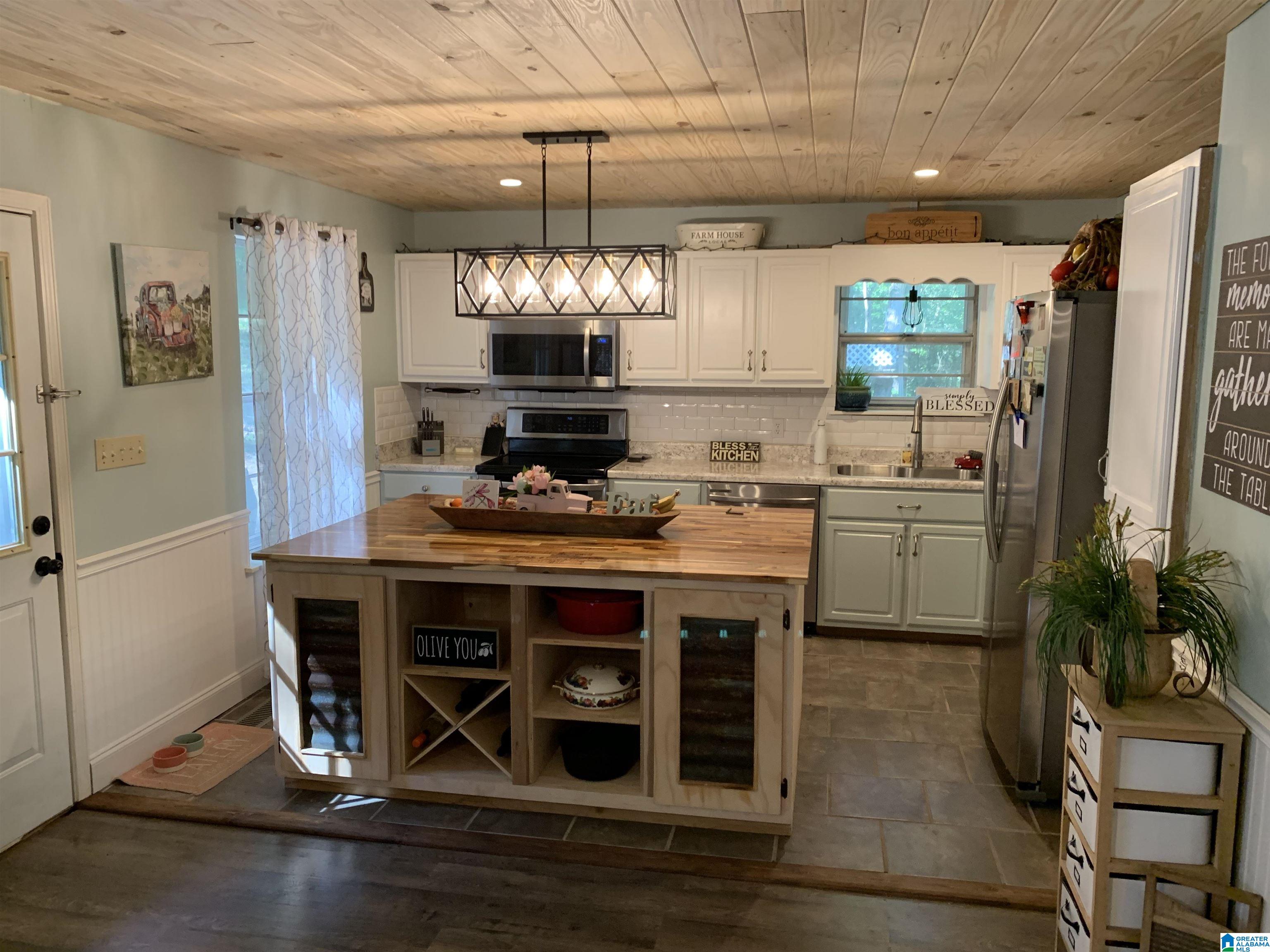945 Mill Creek Road Warrior, AL 35180 - Photo 4 of 19