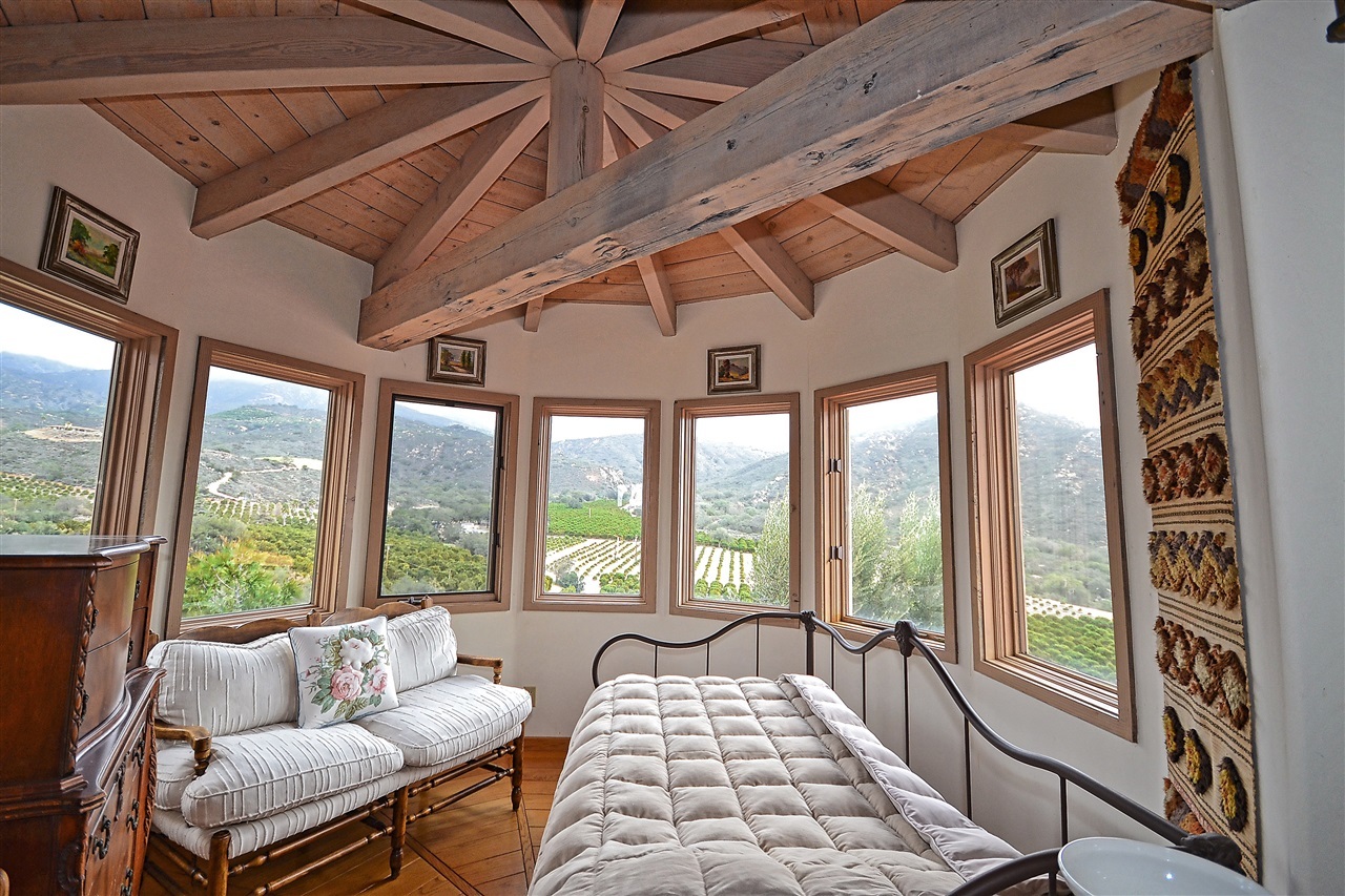 36880 Magee Road Pala, CA 92059 - Photo 6 of 25 SITTING AREA. VIEWS!!
